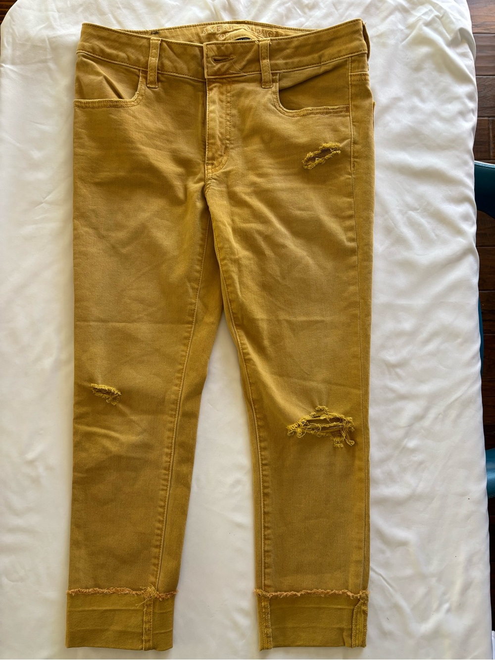 American Eagle Outfitters Mustard Distressed Cropped Jeans